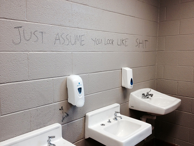 funny-toilet-graffiti-10
